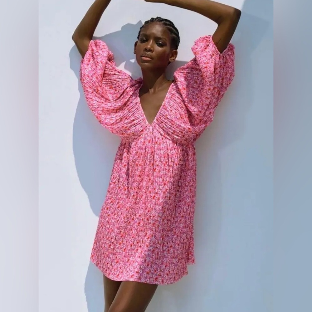 ZARA Pink Floral Print Pleated Mini Dress.